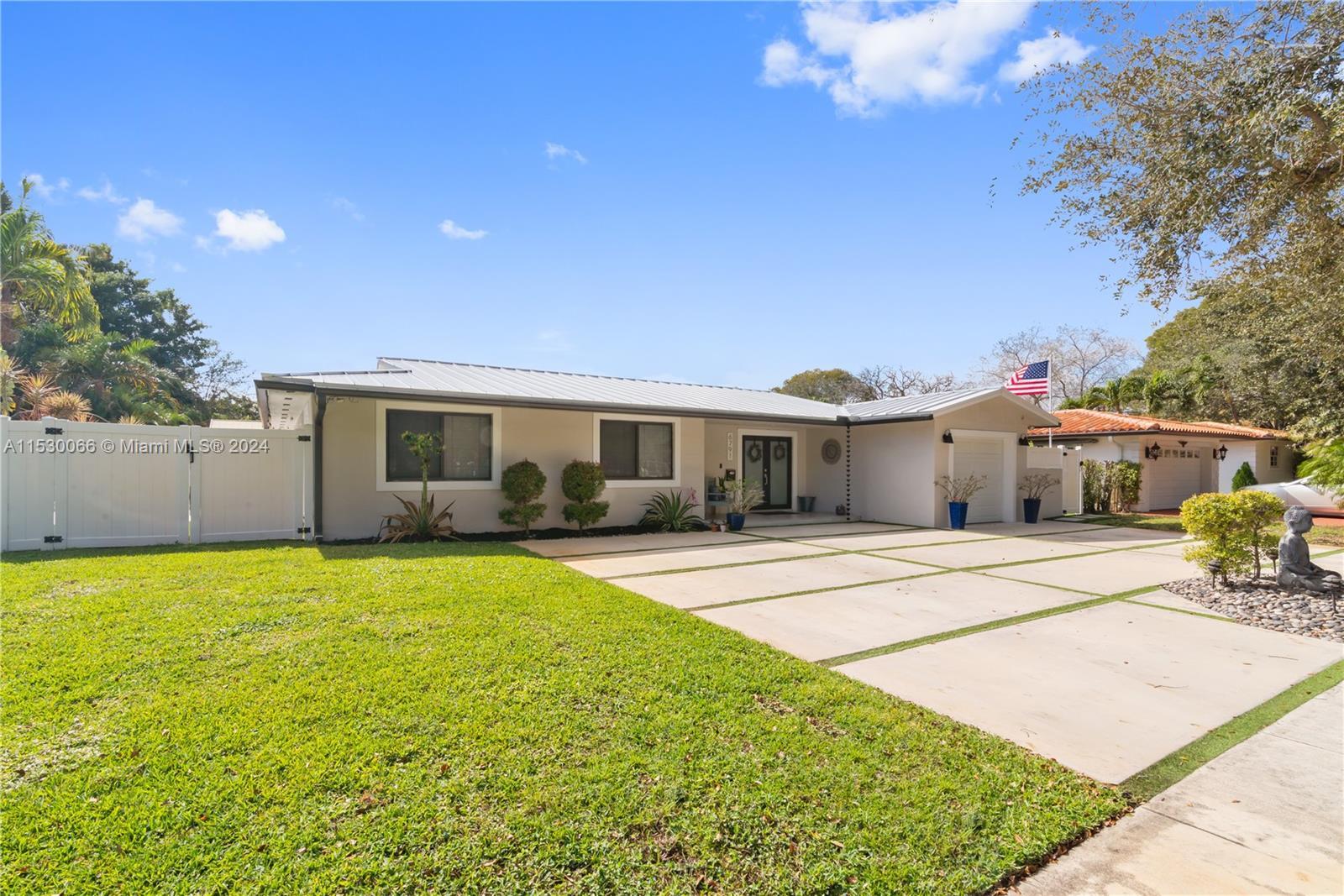 6791 Parkinsonia Dr, Miami Lakes FL 33014 photo 3