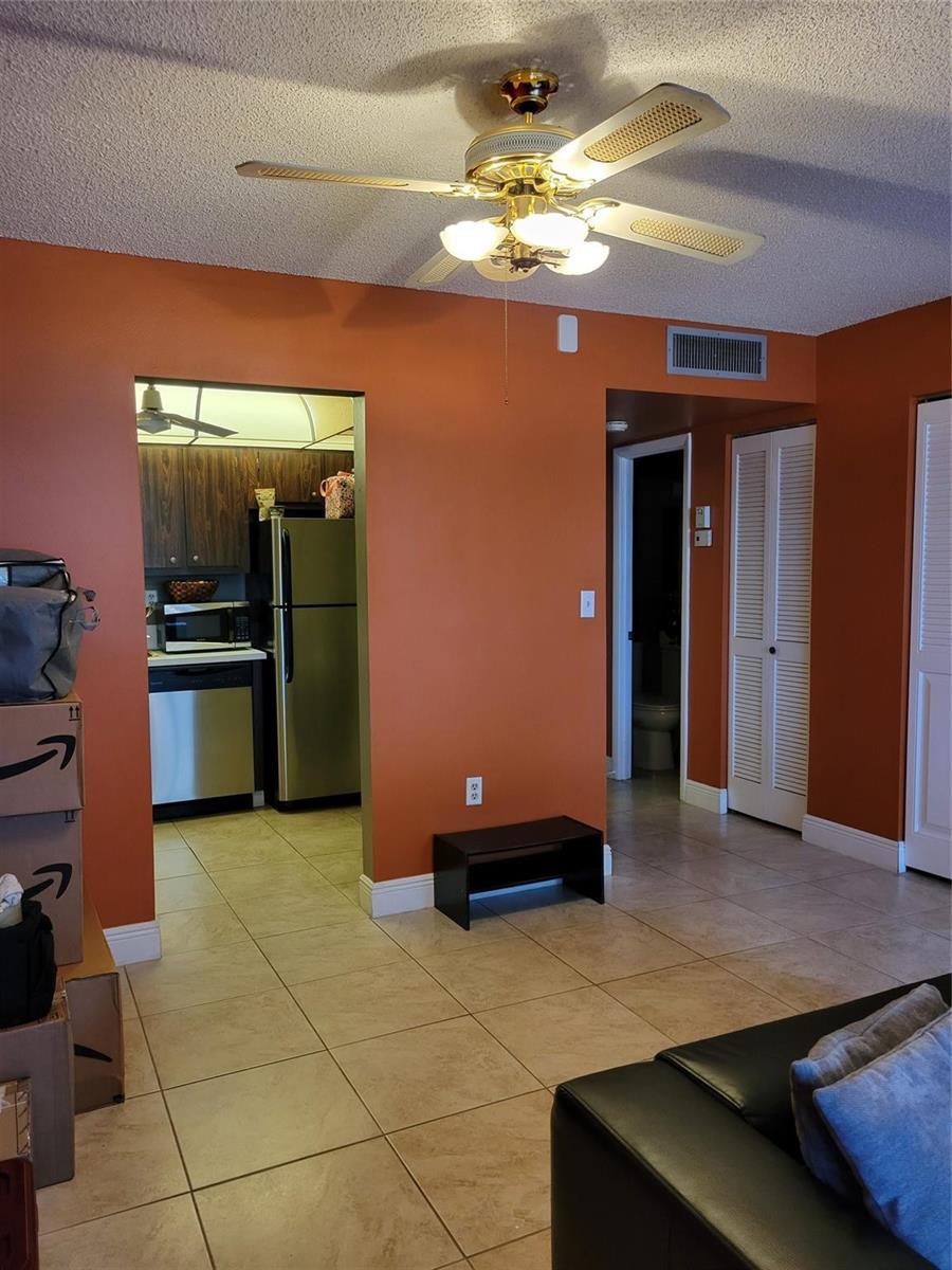 1400 Saint Charles Place # 211, Pembroke Pines FL 33026 photo 4
