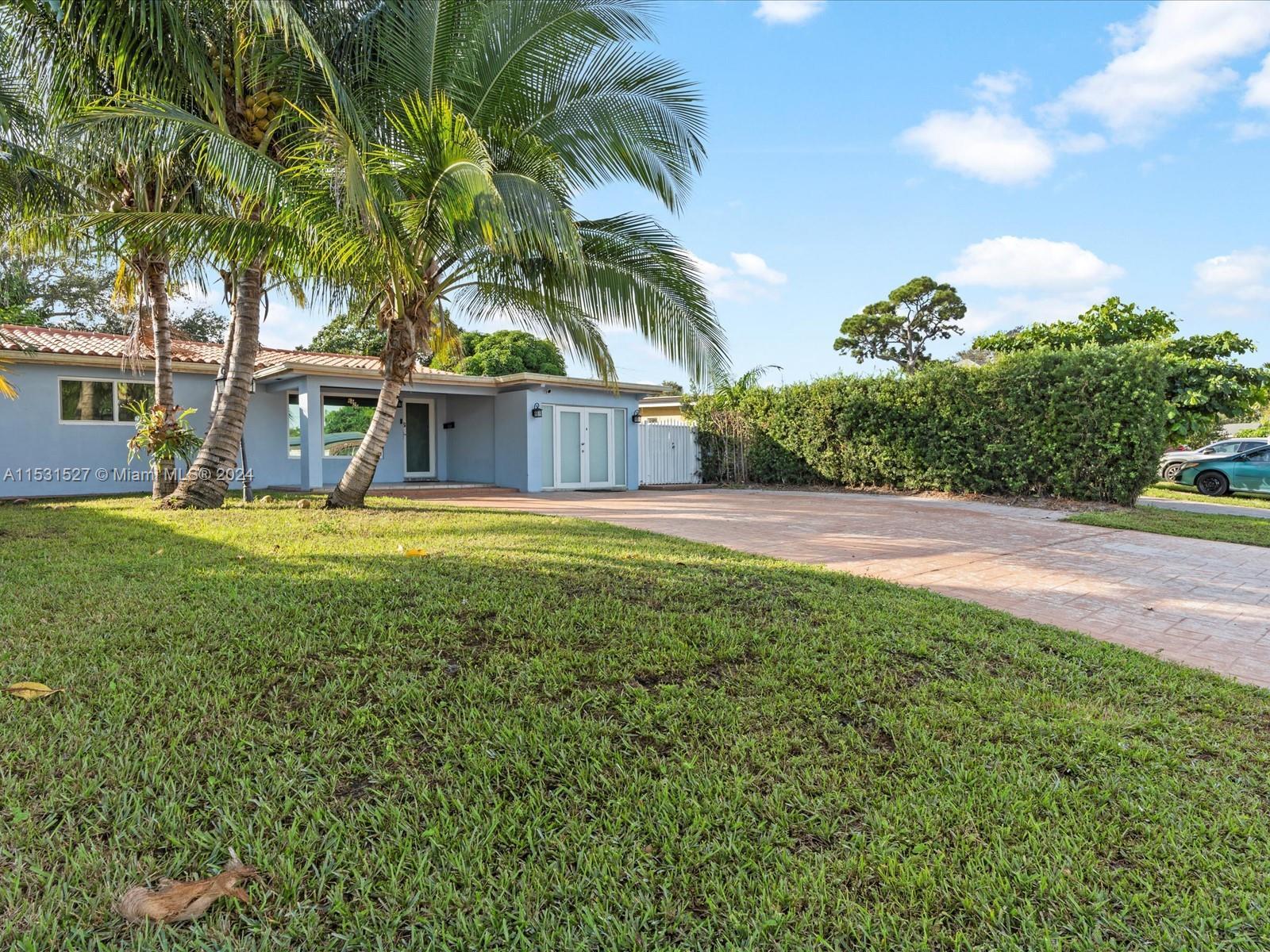 6820 SW 9th St, Pembroke Pines FL 33023 photo 4