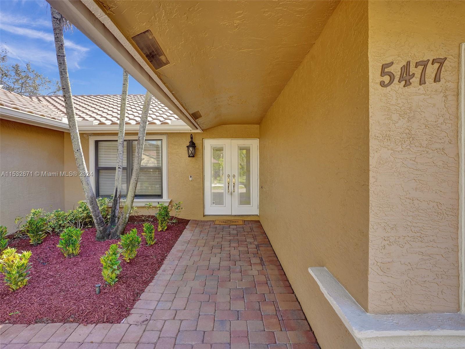 5477 NW 88th Ter, Coral Springs FL 33067 photo 4
