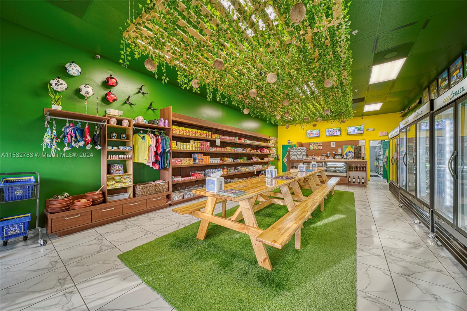 Restaurant Market with Full Commercial Kitchen, Miami FL 33186 photo 2