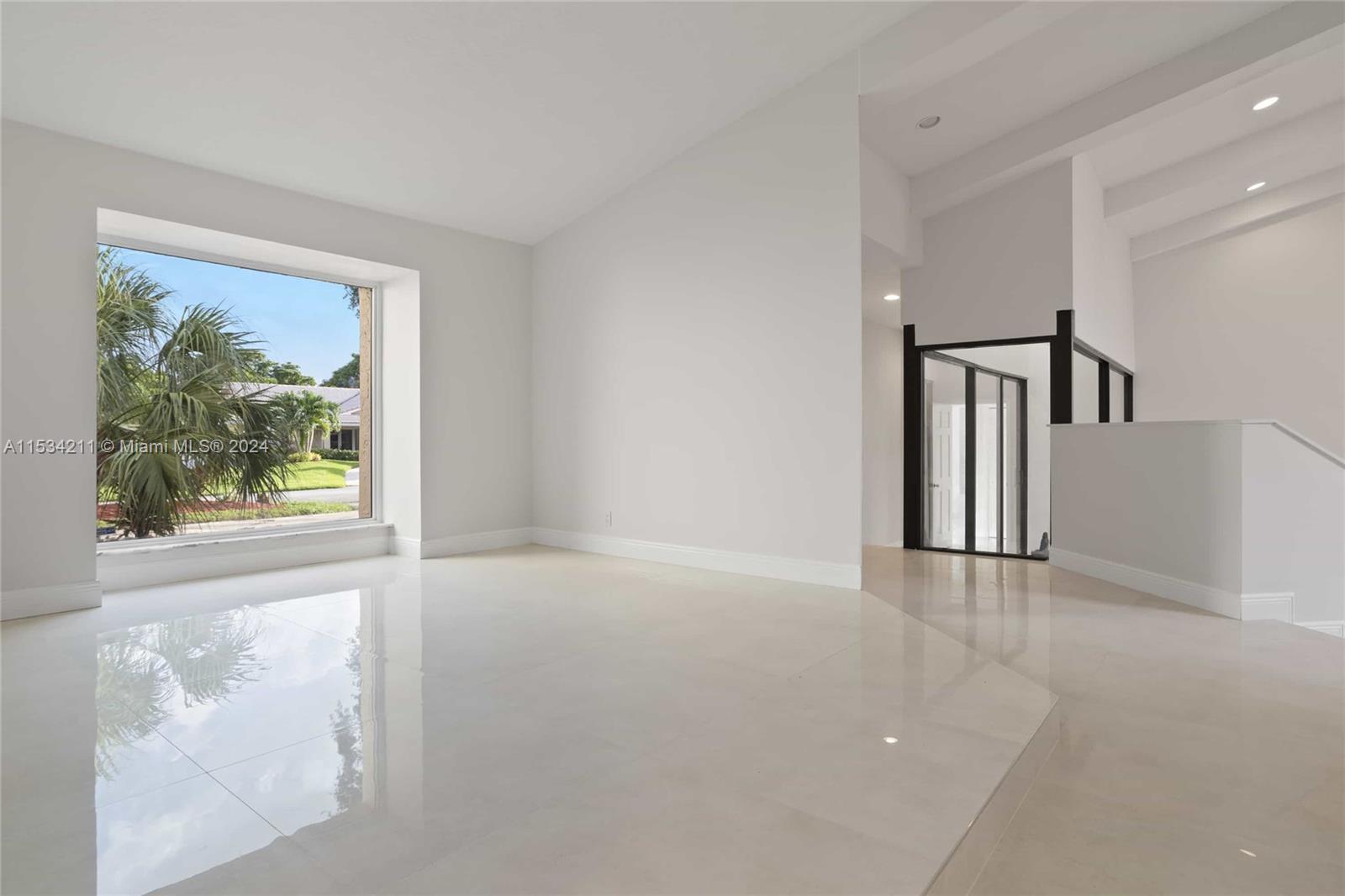 8881 N Lake Dasha Dr, Plantation FL 33324 photo 5