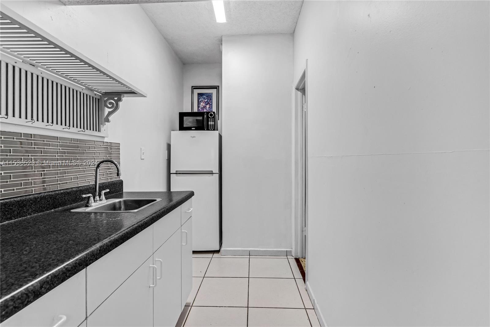 Hialeah, FL 33013 photo 3