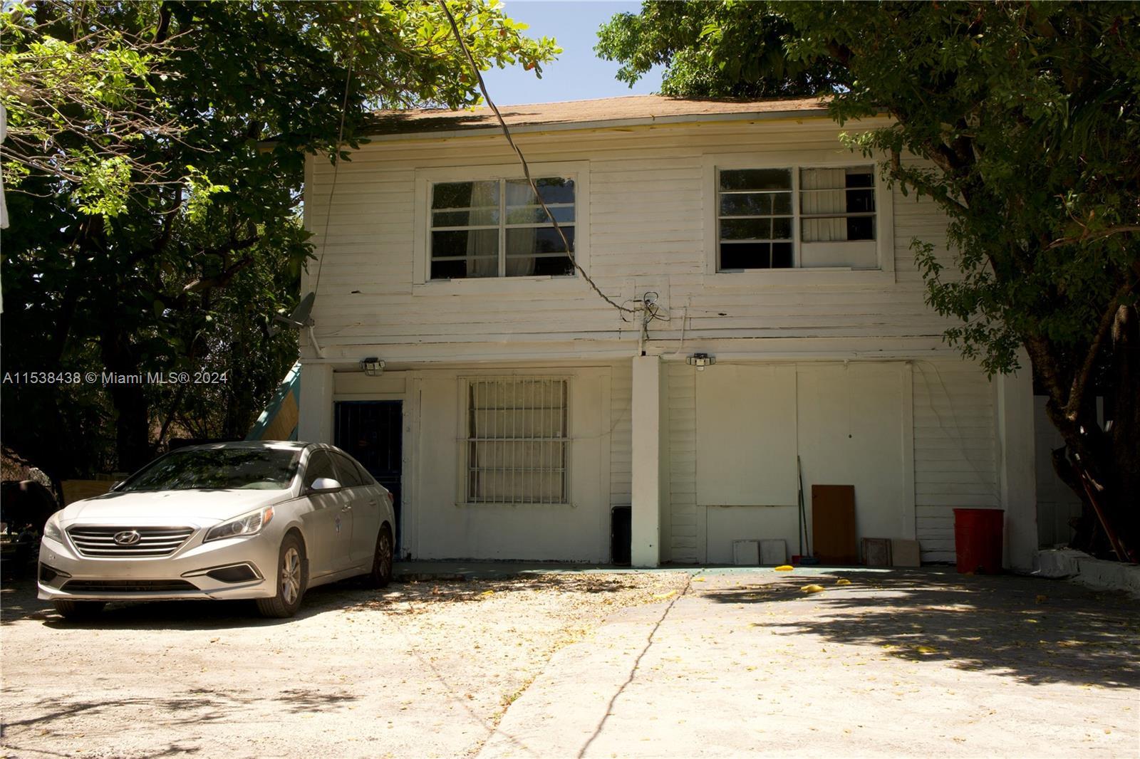 1021 NW 4th St, Miami FL 33128 photo 2