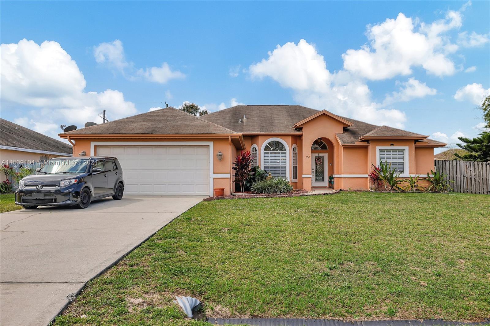 1952 SW Cameo Blvd, Port St. Lucie FL 34953