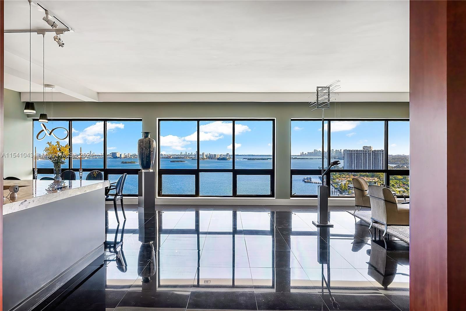 11111 Biscayne Blvd, Miami FL 33181 photo 2