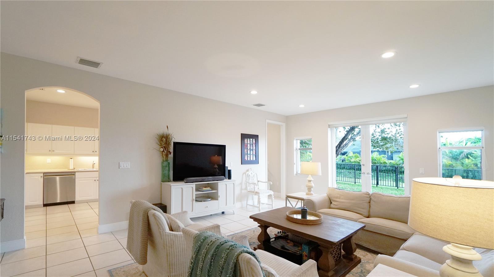 8624 SW 139th Ter, Palmetto Bay FL 33158 photo 3