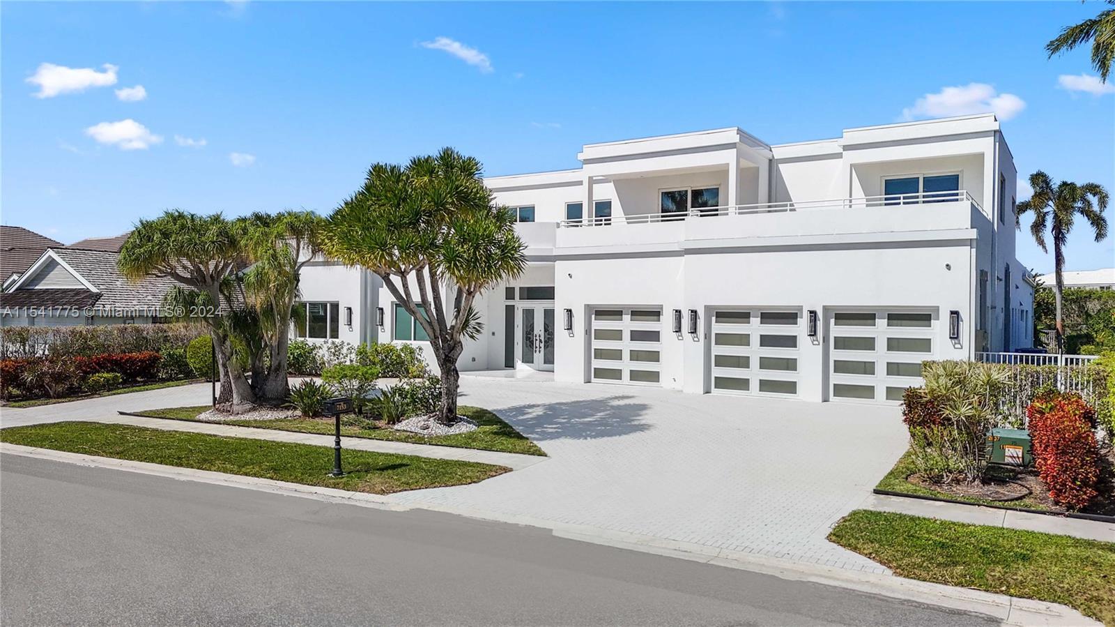 7153 Valencia Dr, Boca Raton FL 33433 photo 2
