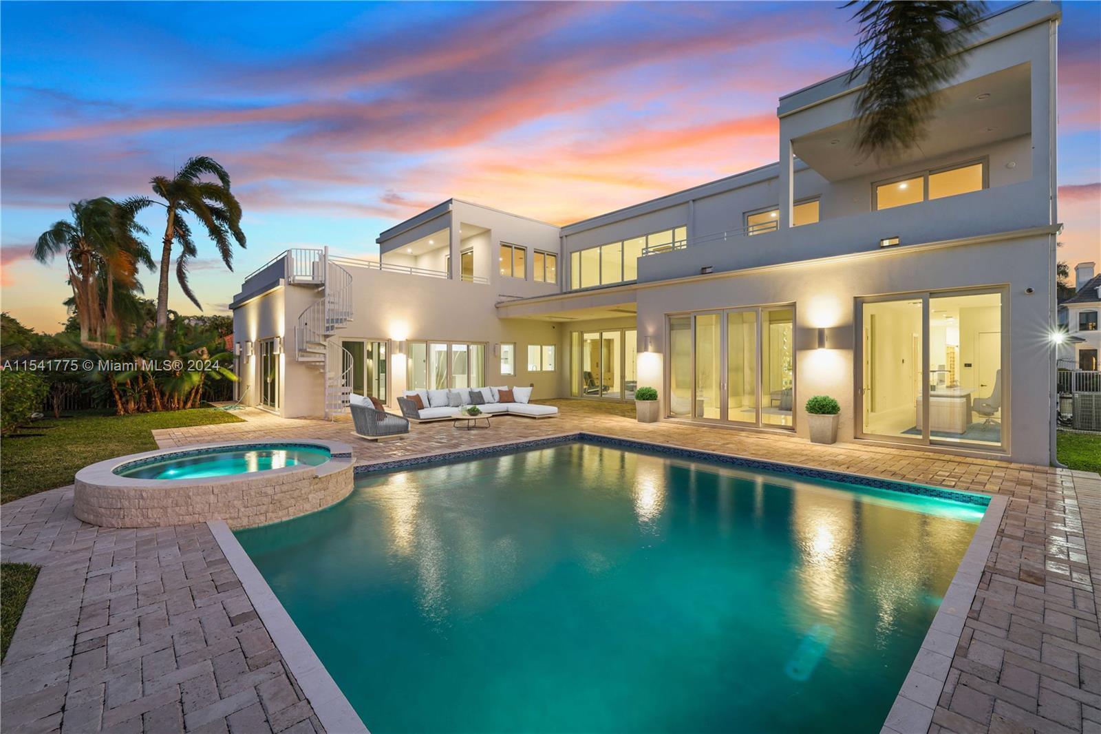 7153 Valencia Dr, Boca Raton FL 33433