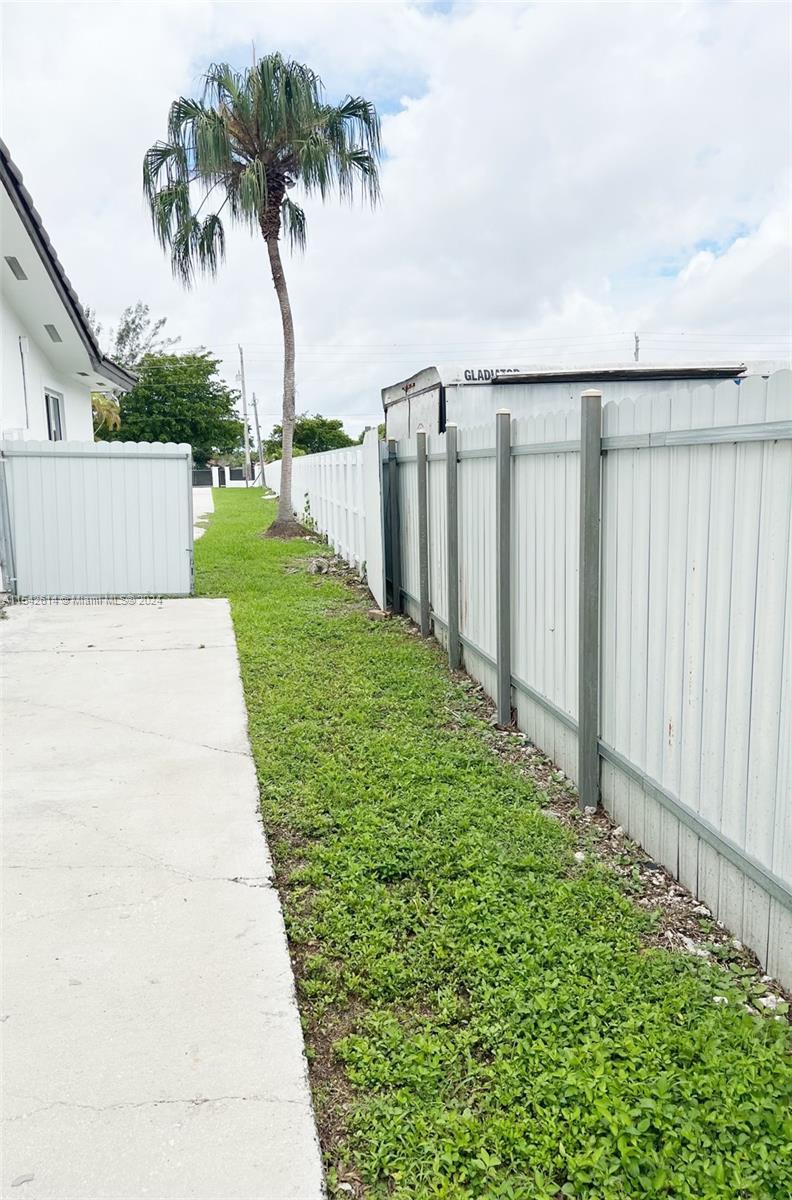 425 SW 129th Ave, Miami FL 33184 photo 4