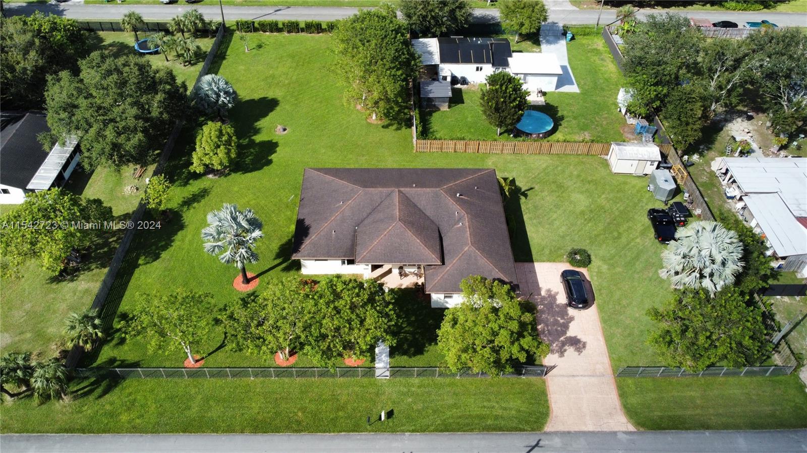 174 st SW 179xx, Miami FL 33187 photo 3