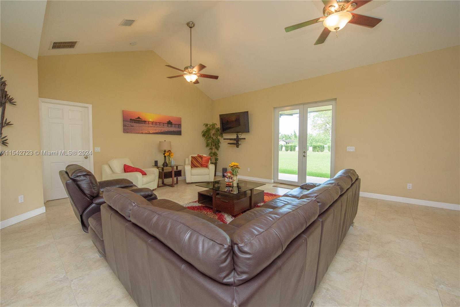 174 st SW 179xx, Miami FL 33187 photo 5