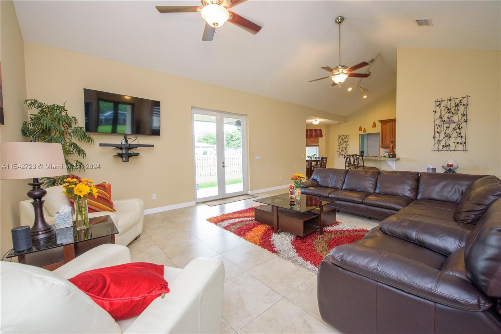 174 st SW 179xx, Miami FL 33187 photo 4