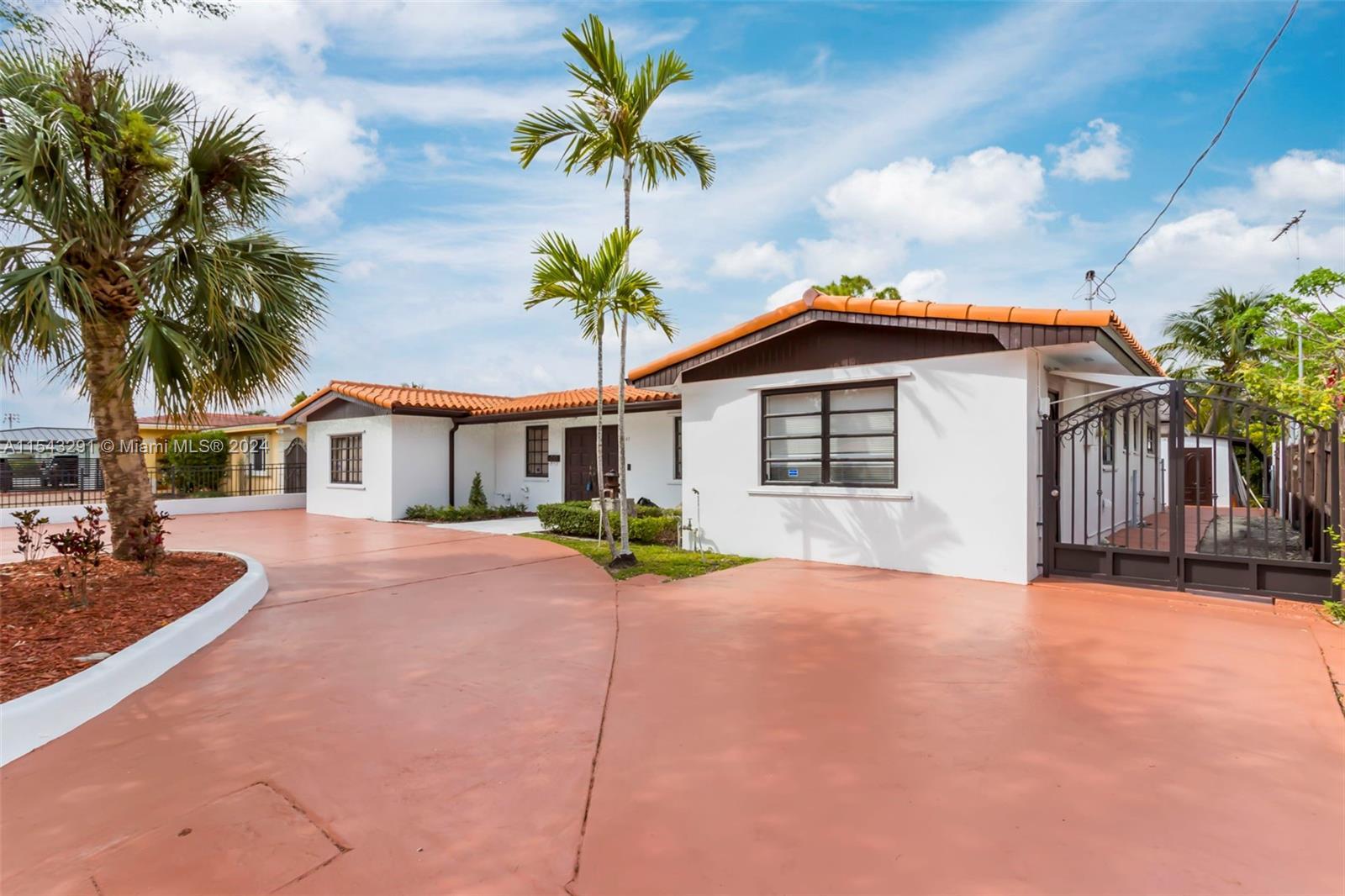 1143 W 60th St, Hialeah FL 33012 photo 4