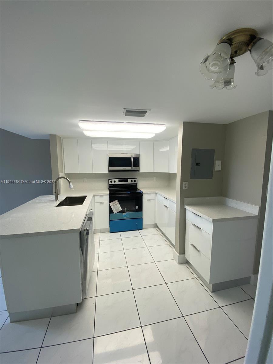 1368 NW 24th Ave # 1368, Miami FL 33125
