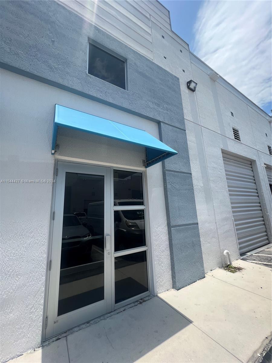 2365 NW 70th Ave 6, Miami FL 33122