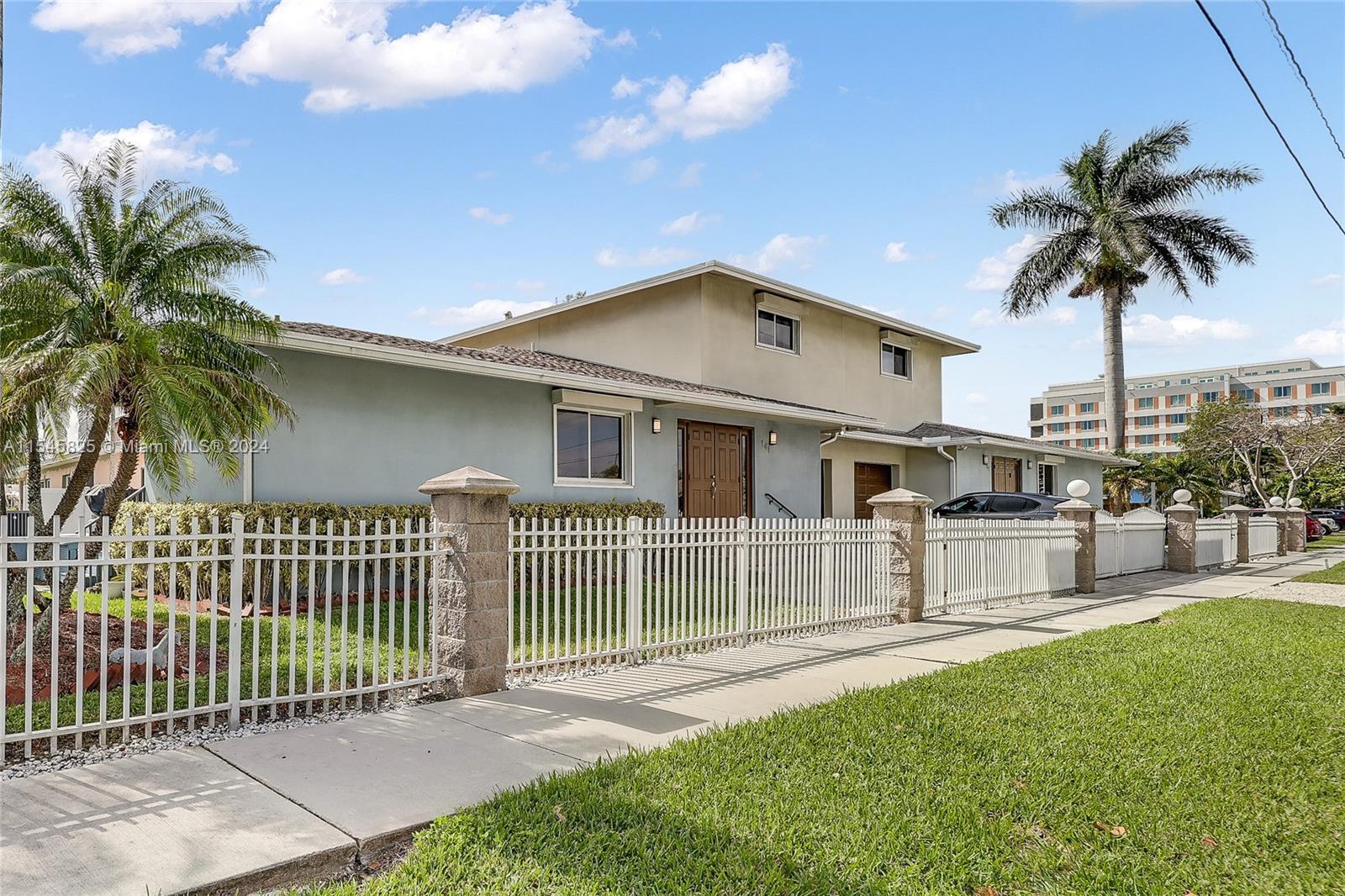 121 NE 3rd St, Dania Beach FL 33004 photo 2