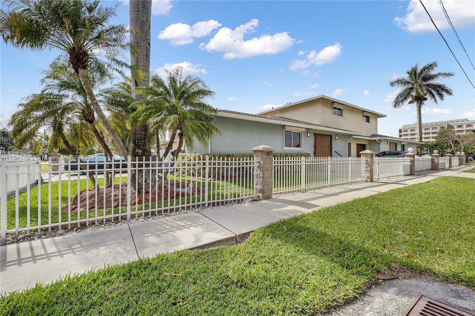 121 NE 3rd St, Dania Beach FL 33004 photo 3