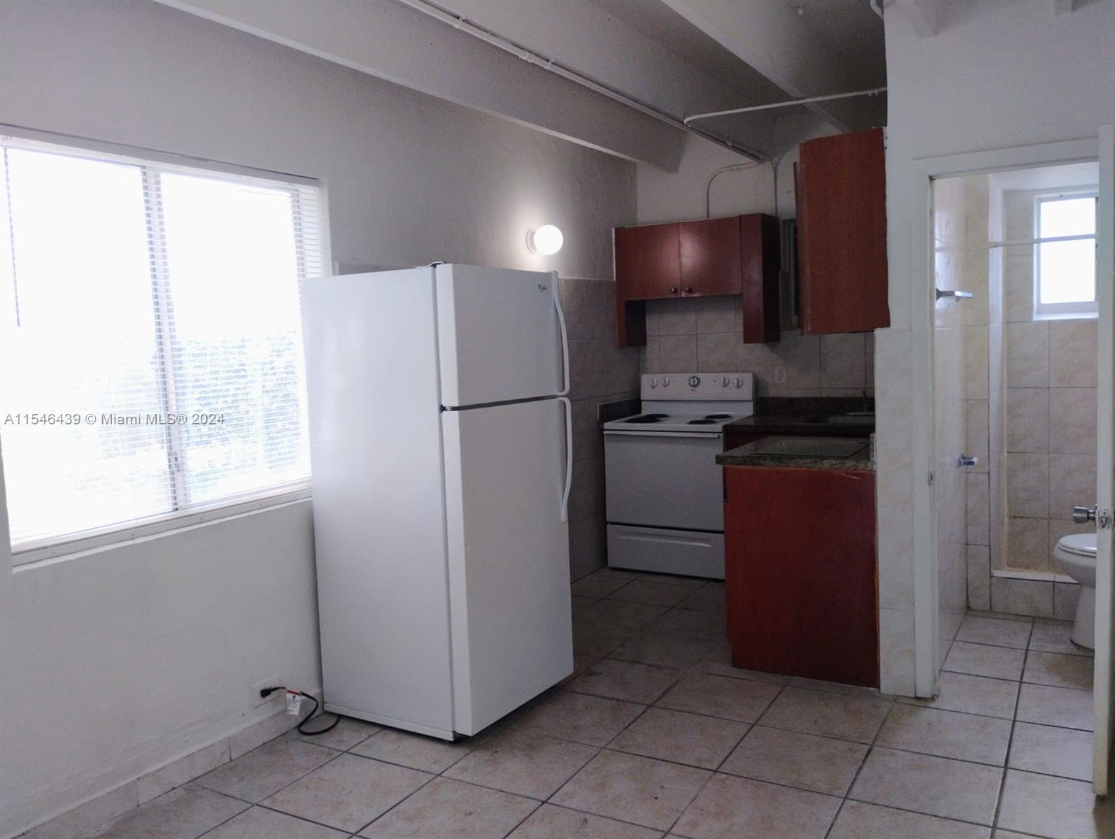 436 SW 8th Ave # 1, Homestead FL 33030 photo 2