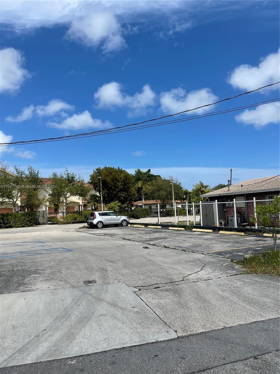 889 Foster Rd, Hallandale Beach FL 33009 photo 3