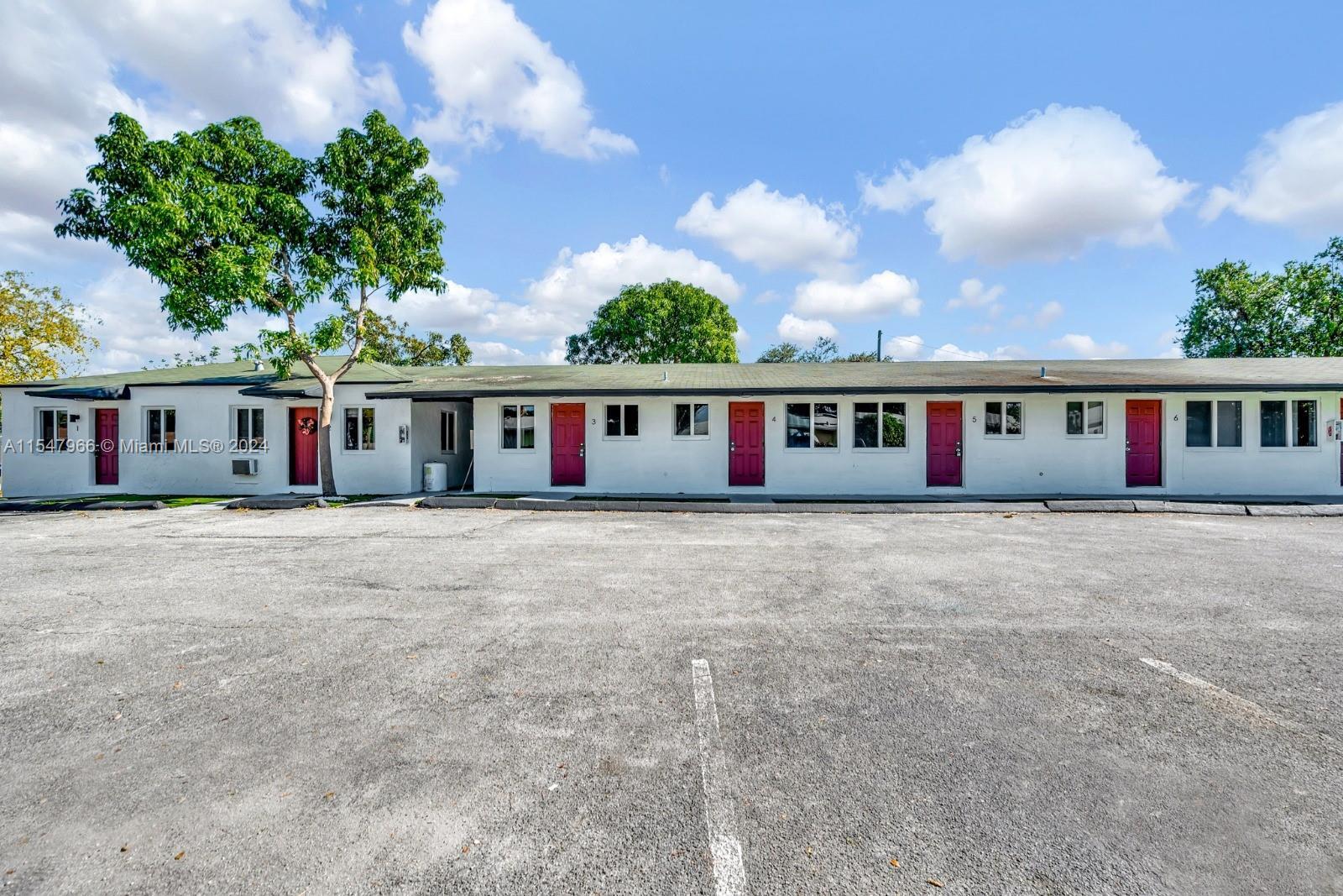 2308 Jackson St, Hollywood FL 33020 photo 2