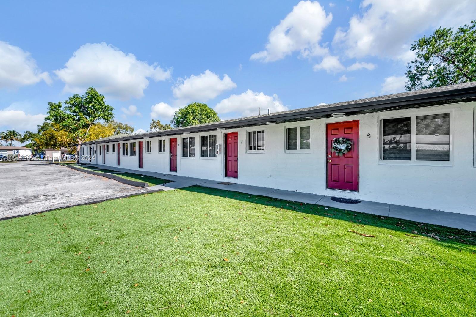 2308 Jackson St, Hollywood FL 33020