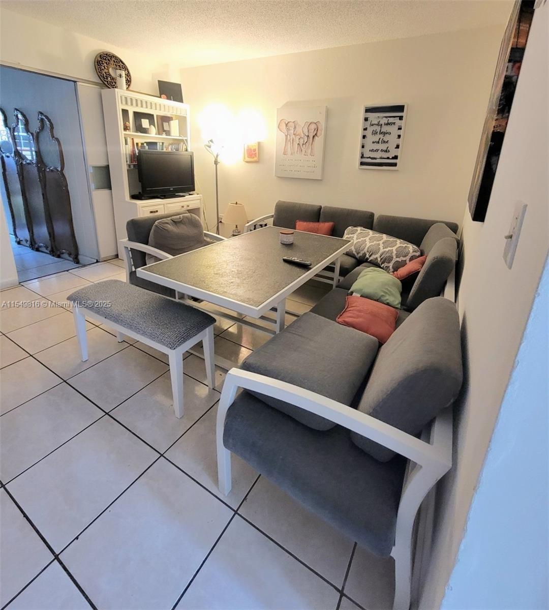 631 NW 10th St, Miami FL 33136 photo 2