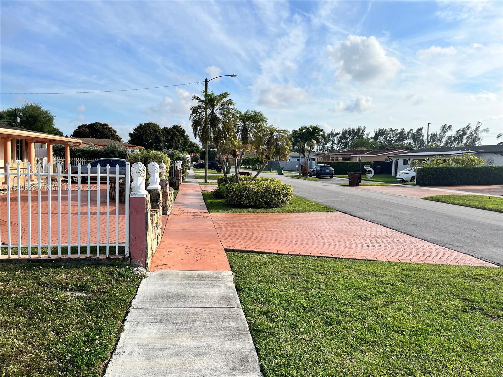 1365 W 4th Ln, Hialeah FL 33010 photo 3
