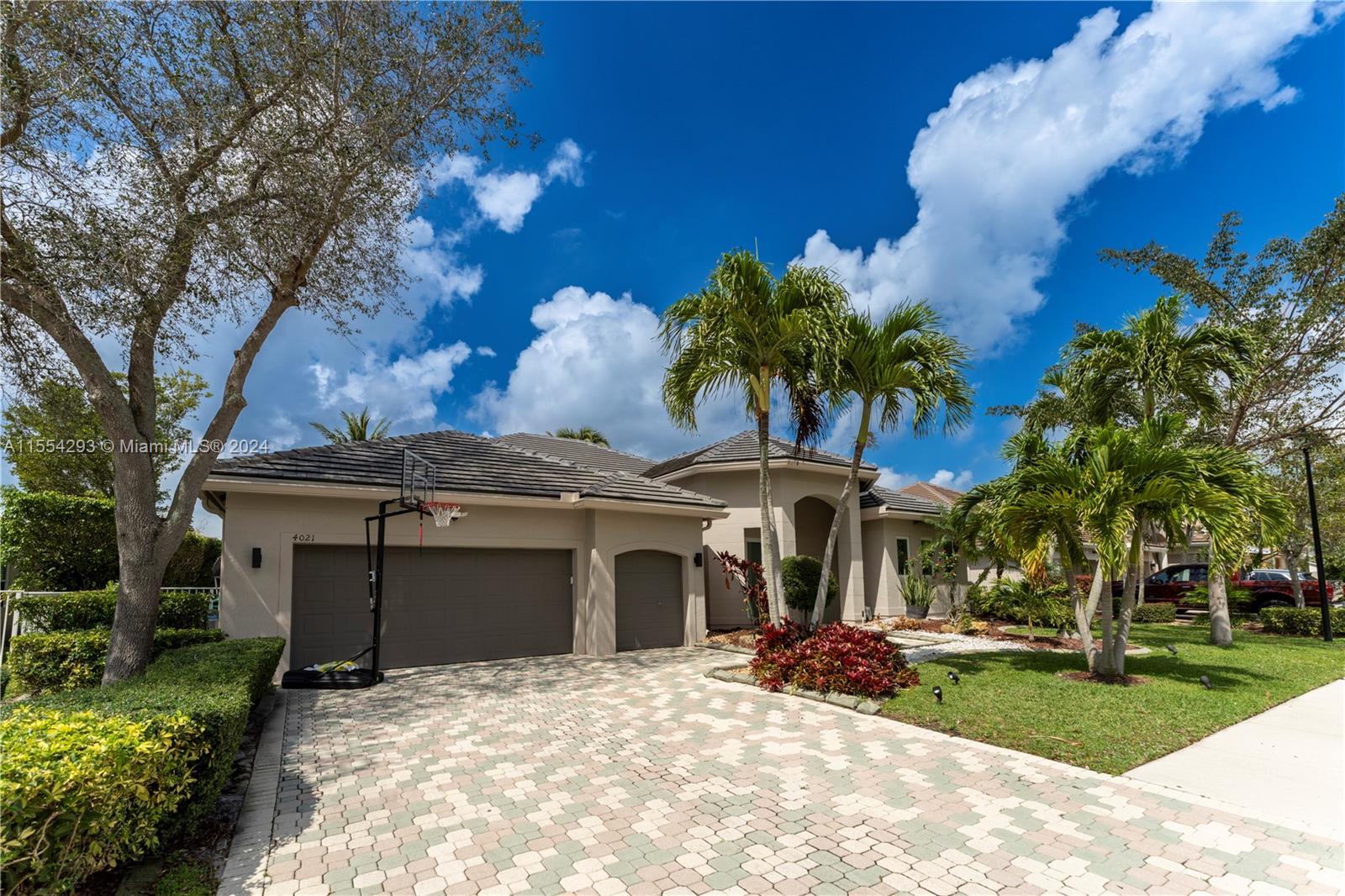 4021 E Lake Estates Dr, Davie FL 33328 photo 2