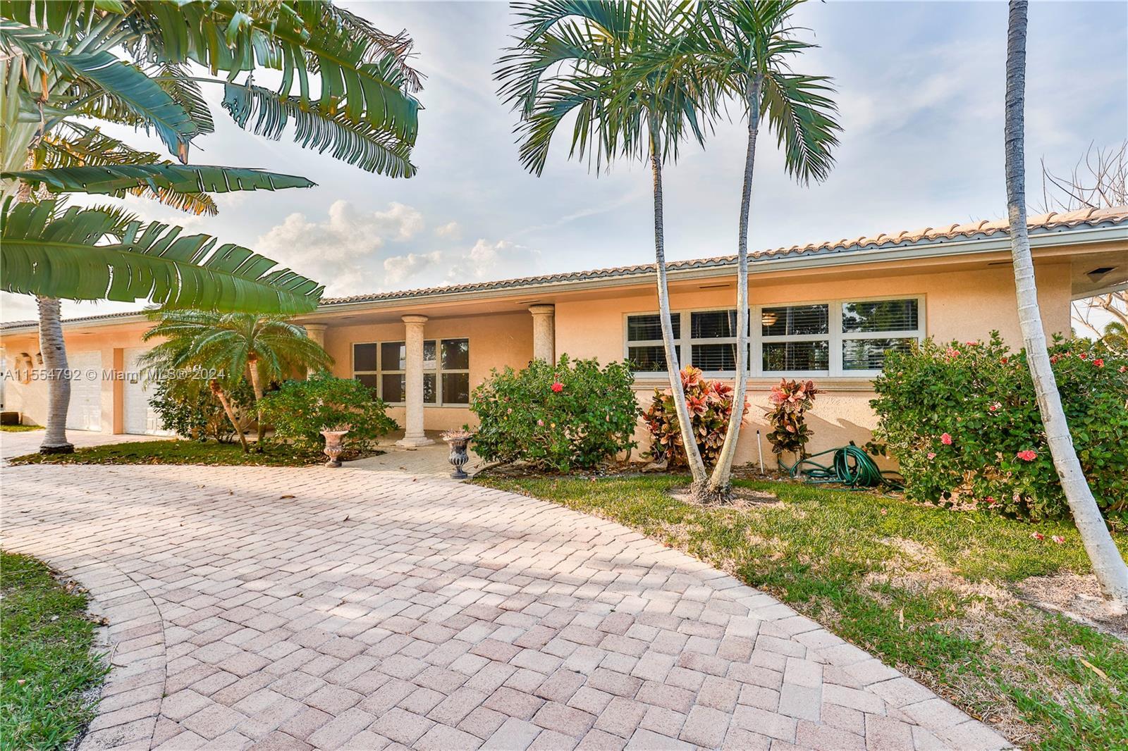 2121 NE 29th St, Lighthouse Point FL 33064