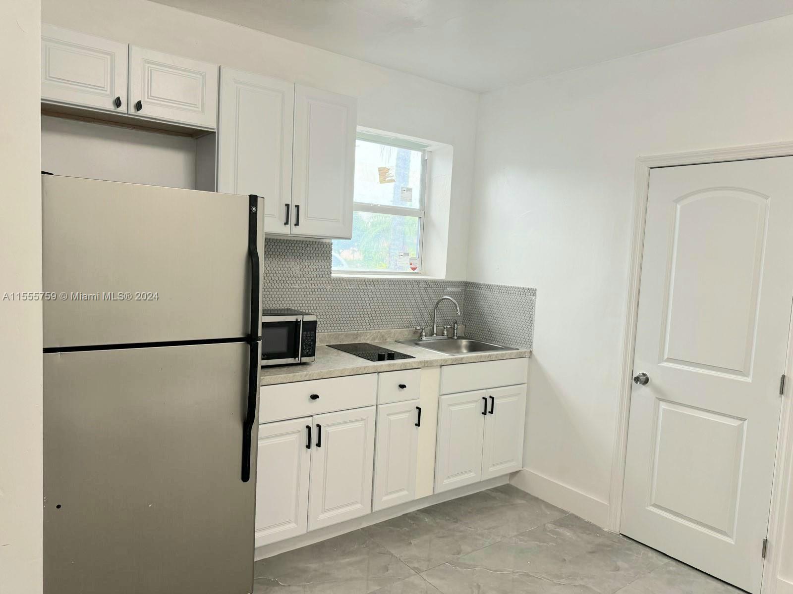 6730 SW 9th Pl, North Lauderdale FL 33068