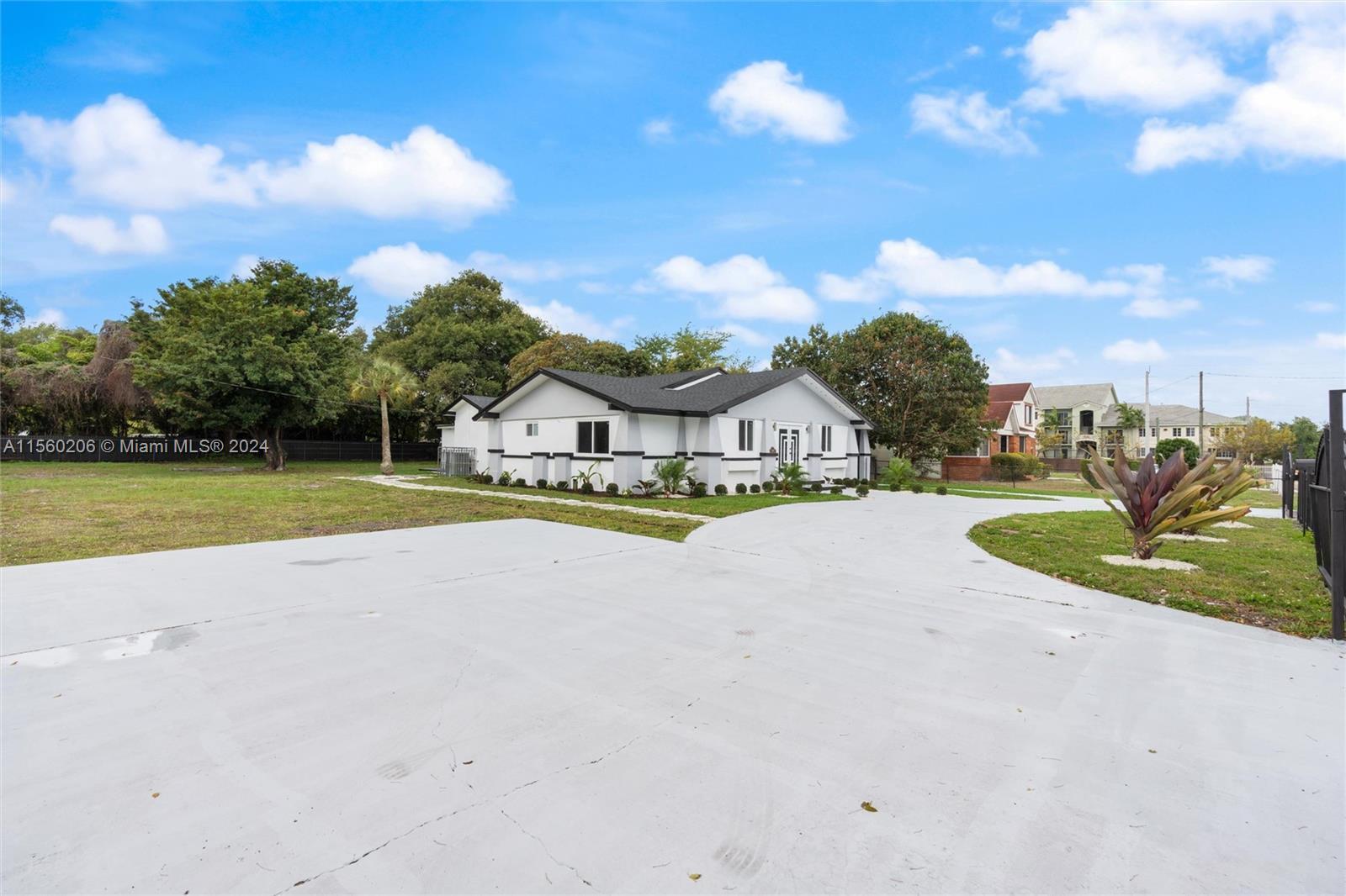 1860 NW 81st St, Miami FL 33147