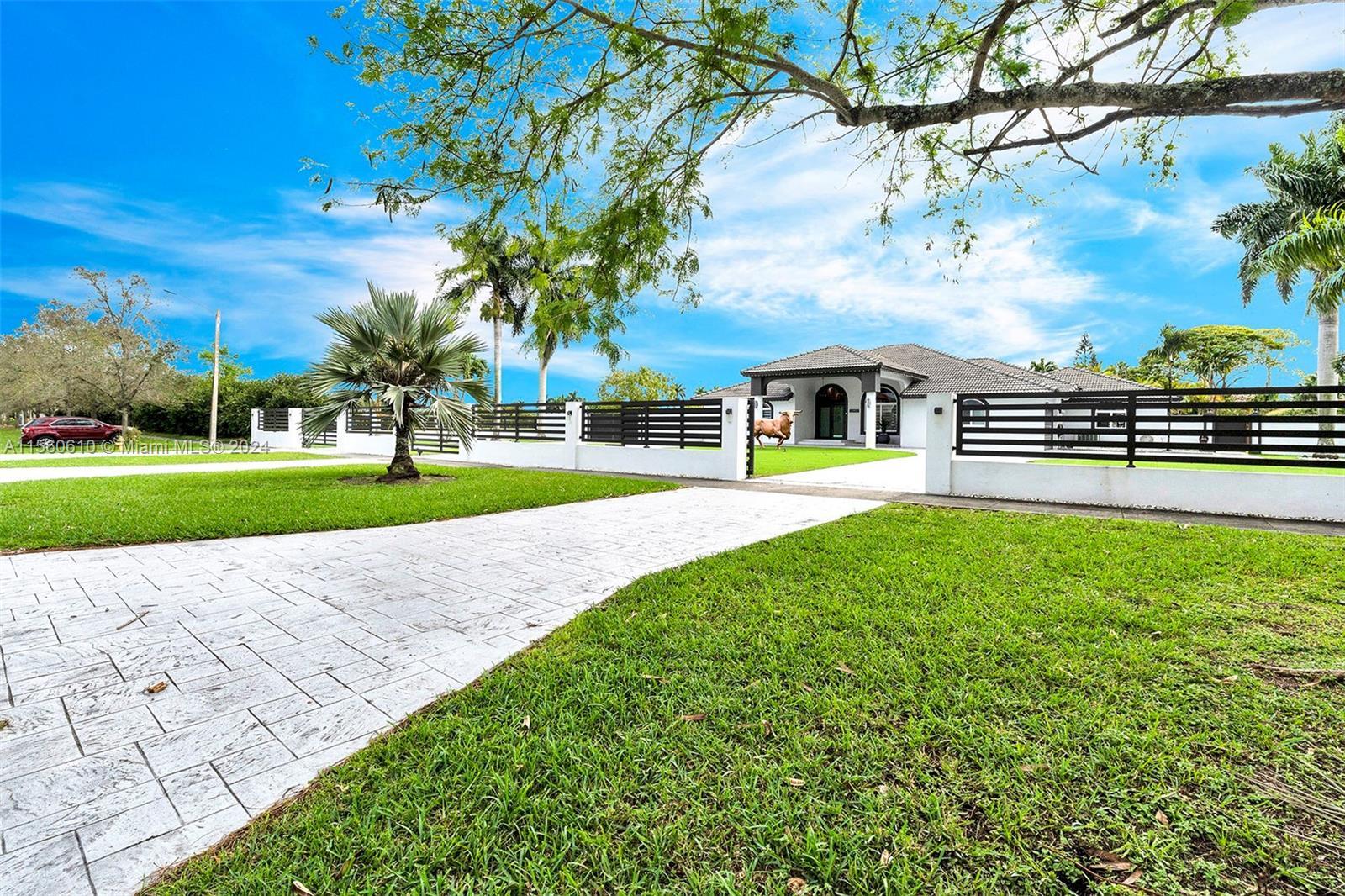 12950 NW 6th St, Miami FL 33182 photo 4