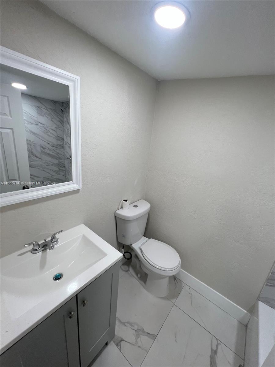 582 E 18th St # B, Hialeah FL 33013 photo 5