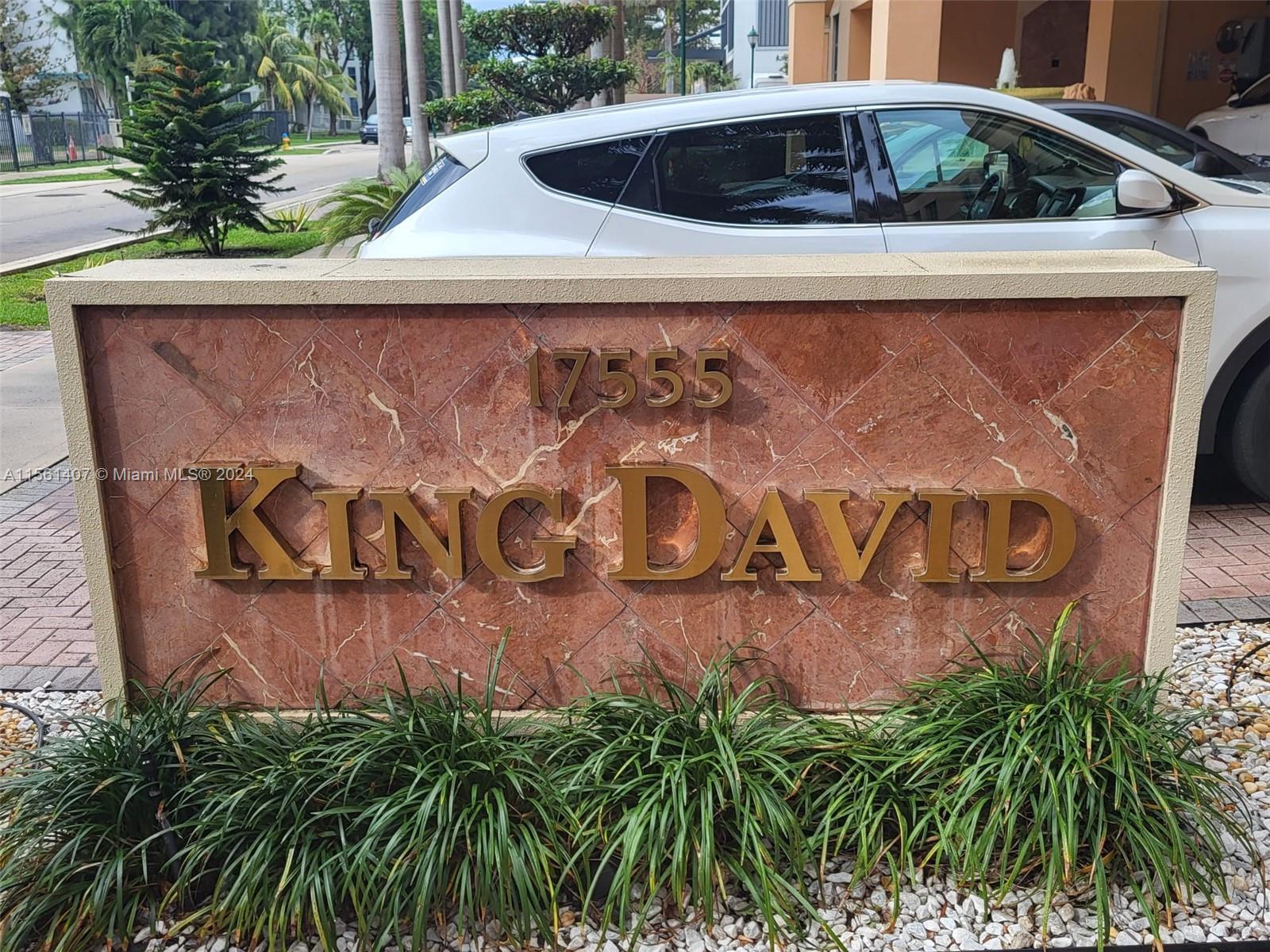 17555 Atlantic Blvd, Sunny Isles Beach FL 33160 photo 2