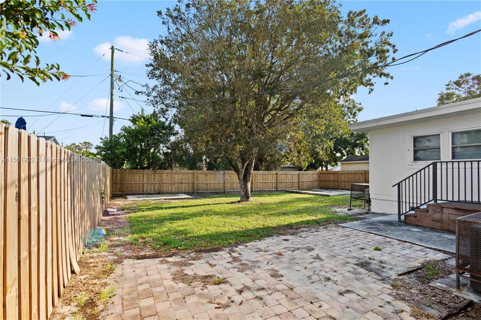 810 El Vedado, West Palm Beach FL 33405 photo 2