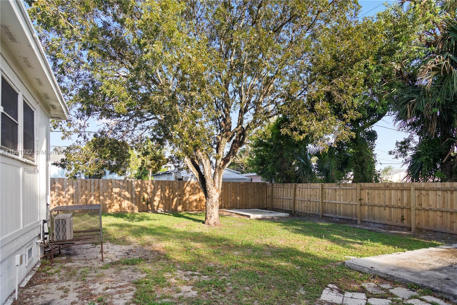 810 El Vedado, West Palm Beach FL 33405 photo 3