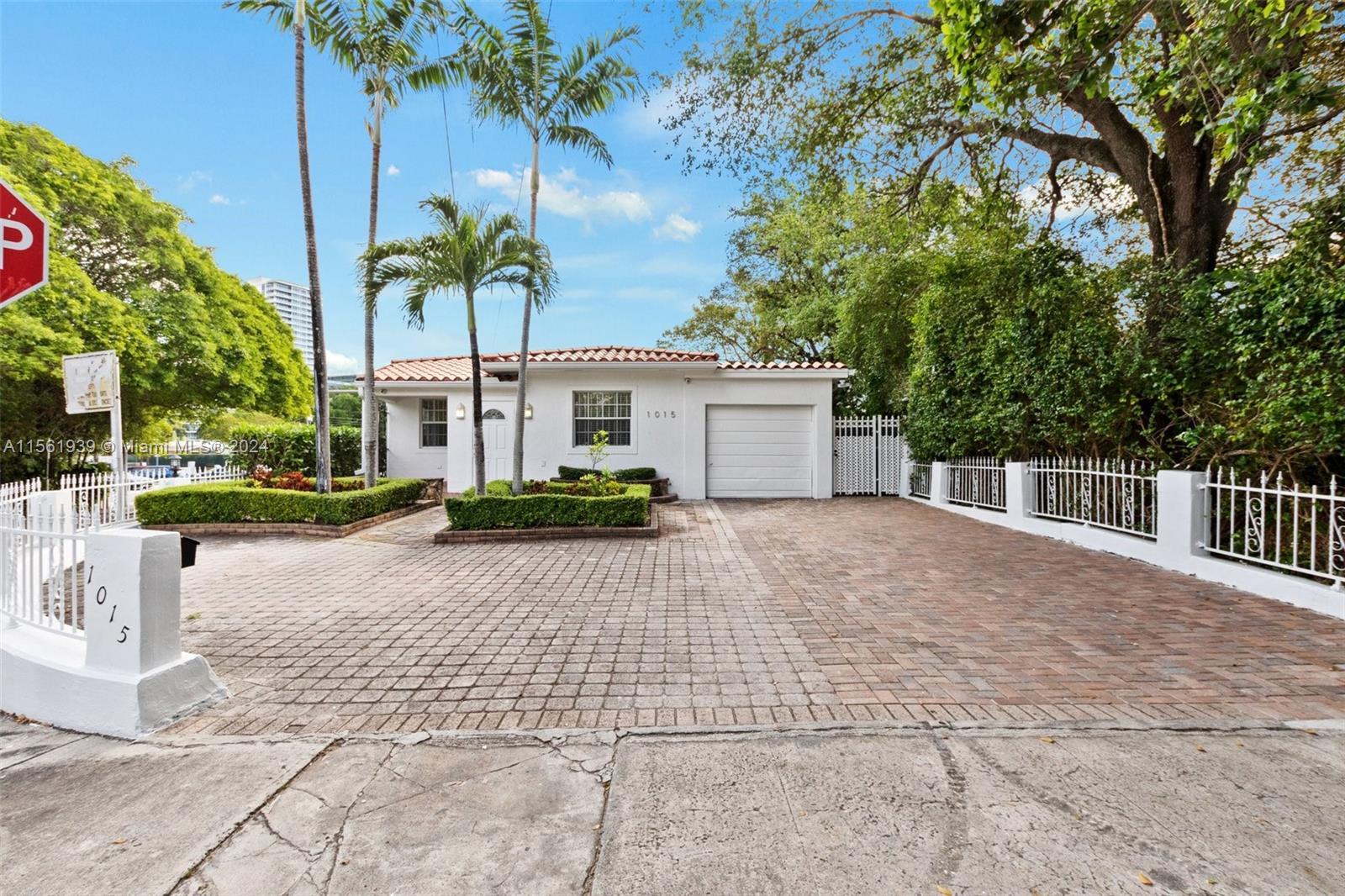 1015 NW 17th Ct, Miami FL 33125