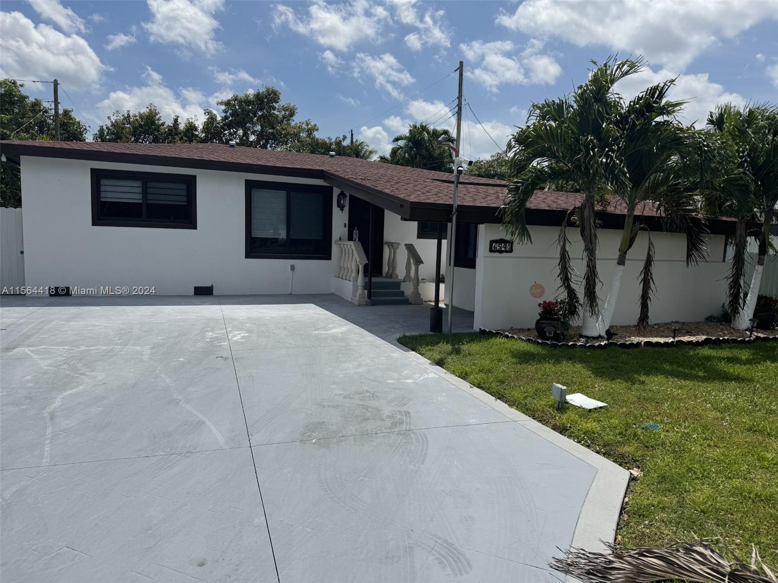 6540 Wiley St, Hollywood FL 33023