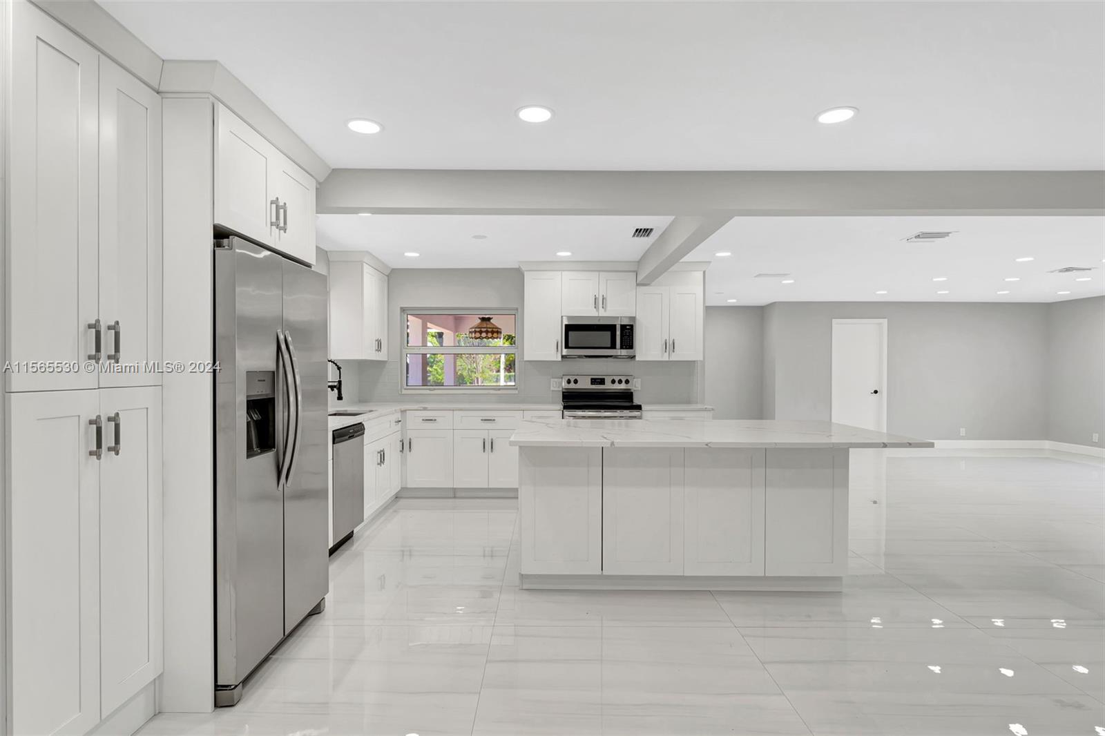 10402 NW 39th Pl, Coral Springs FL 33065
