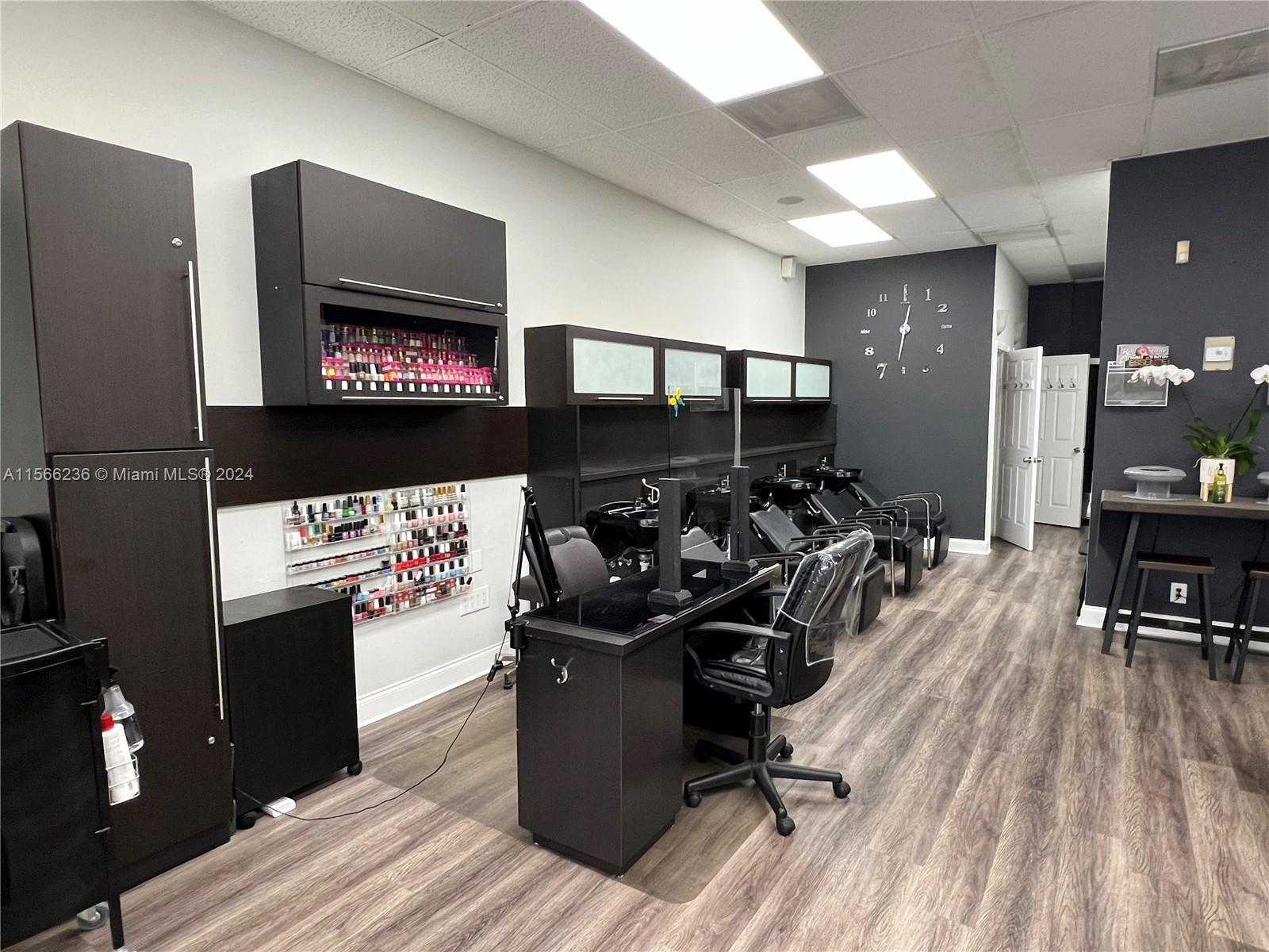 Hair Salon & Nails on US-1, Pinecrest FL 33156 photo 5