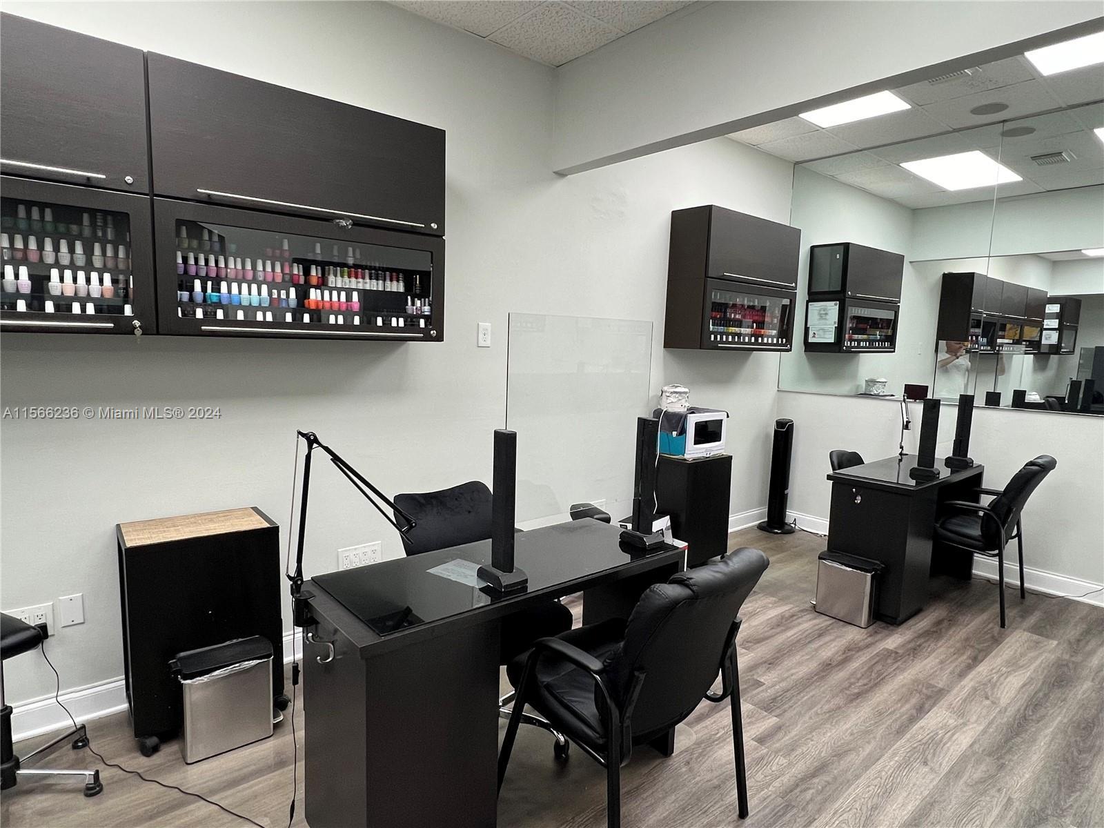 Hair Salon & Nails on US-1, Pinecrest FL 33156 photo 4