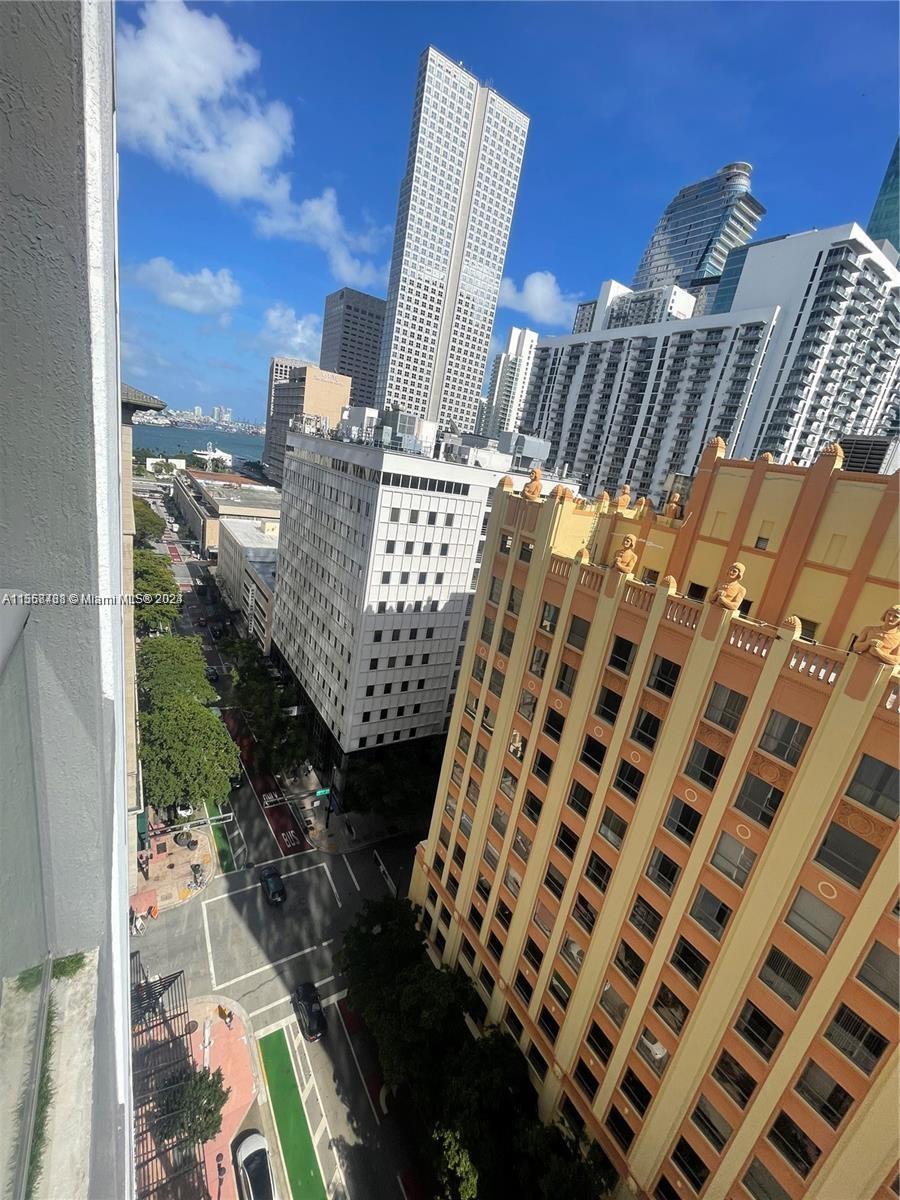 151 SE 1st St # 1505, Miami FL 33131 photo 2