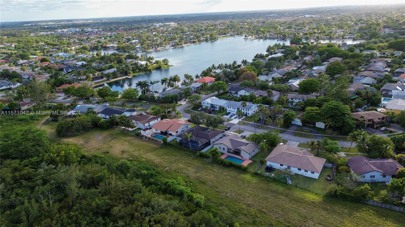 19850 SW 78th Ct, Cutler Bay FL 33189 photo 3