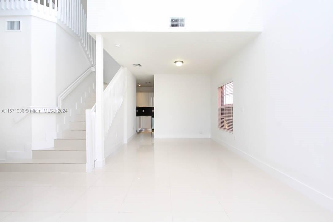 15545 SW 12th Ter, Miami FL 33194 photo 4