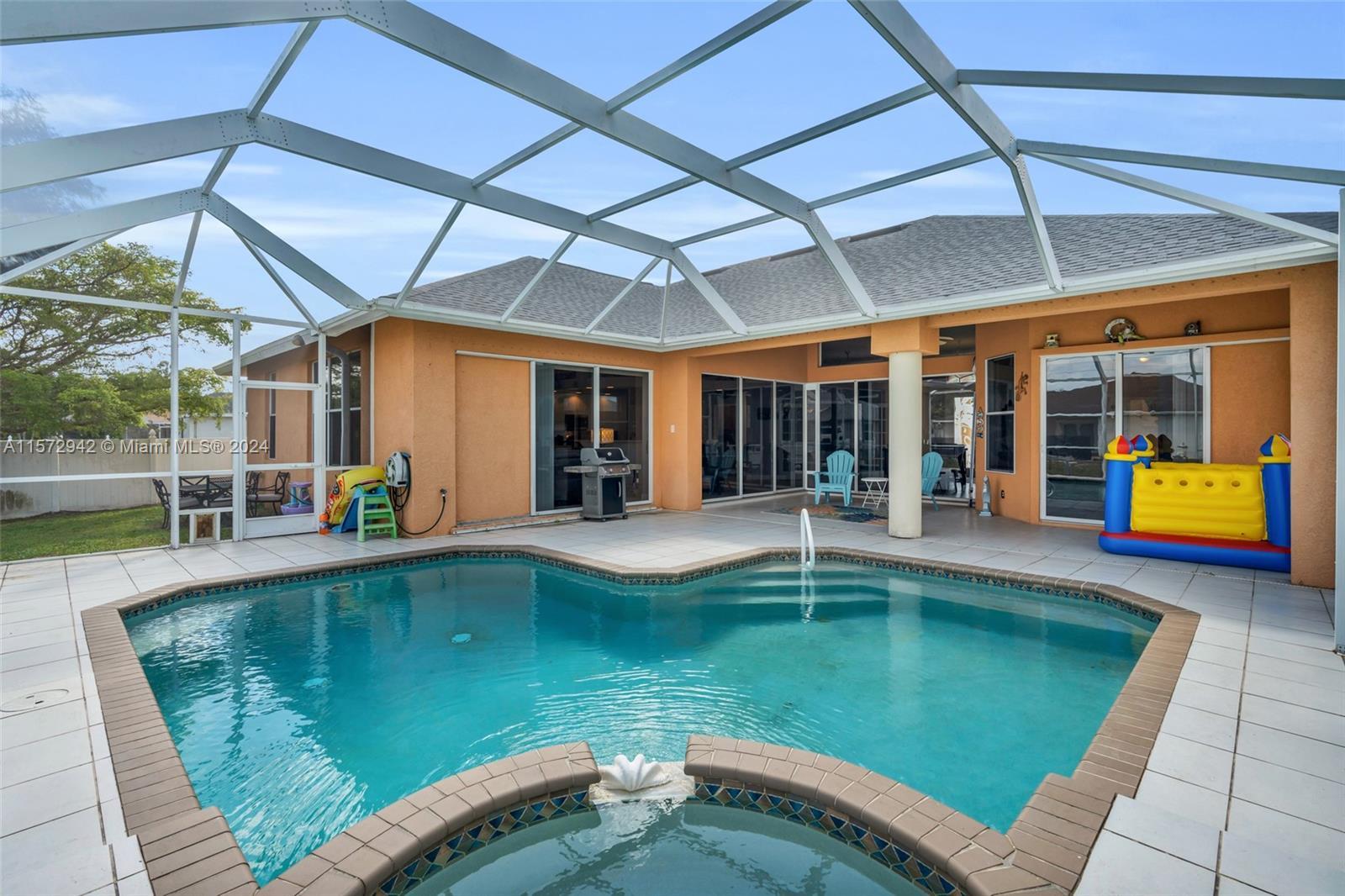 901 NE 17th Street, Cape Coral FL 33909 photo 4