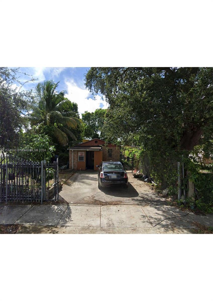 1710 NW 94th St, Miami FL 33147