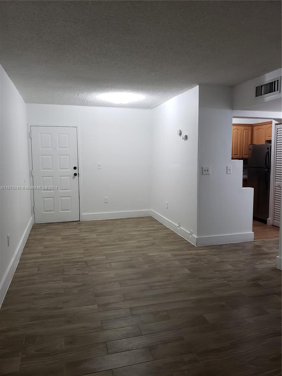 8075 NW 7th St # 115, Miami FL 33126 photo 2