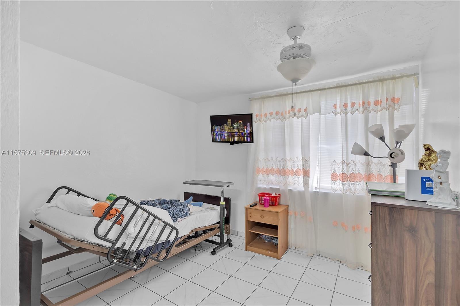 73 E 47th St, Hialeah FL 33013 photo 2