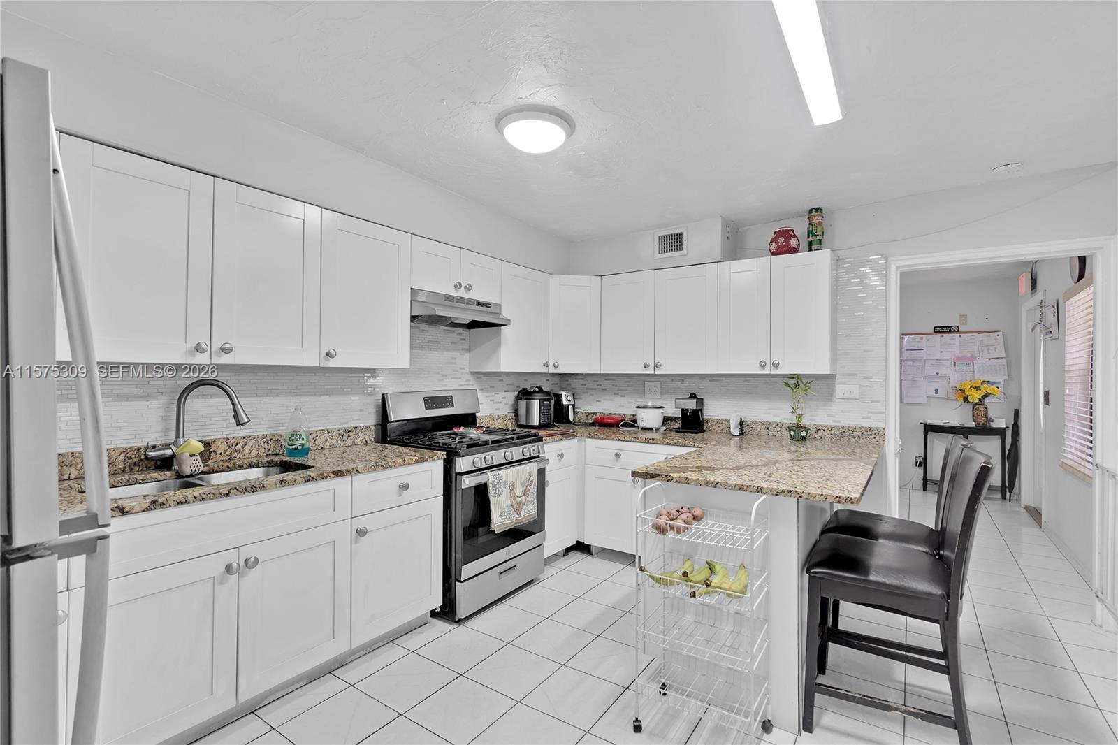 73 E 47th St, Hialeah FL 33013 photo 4